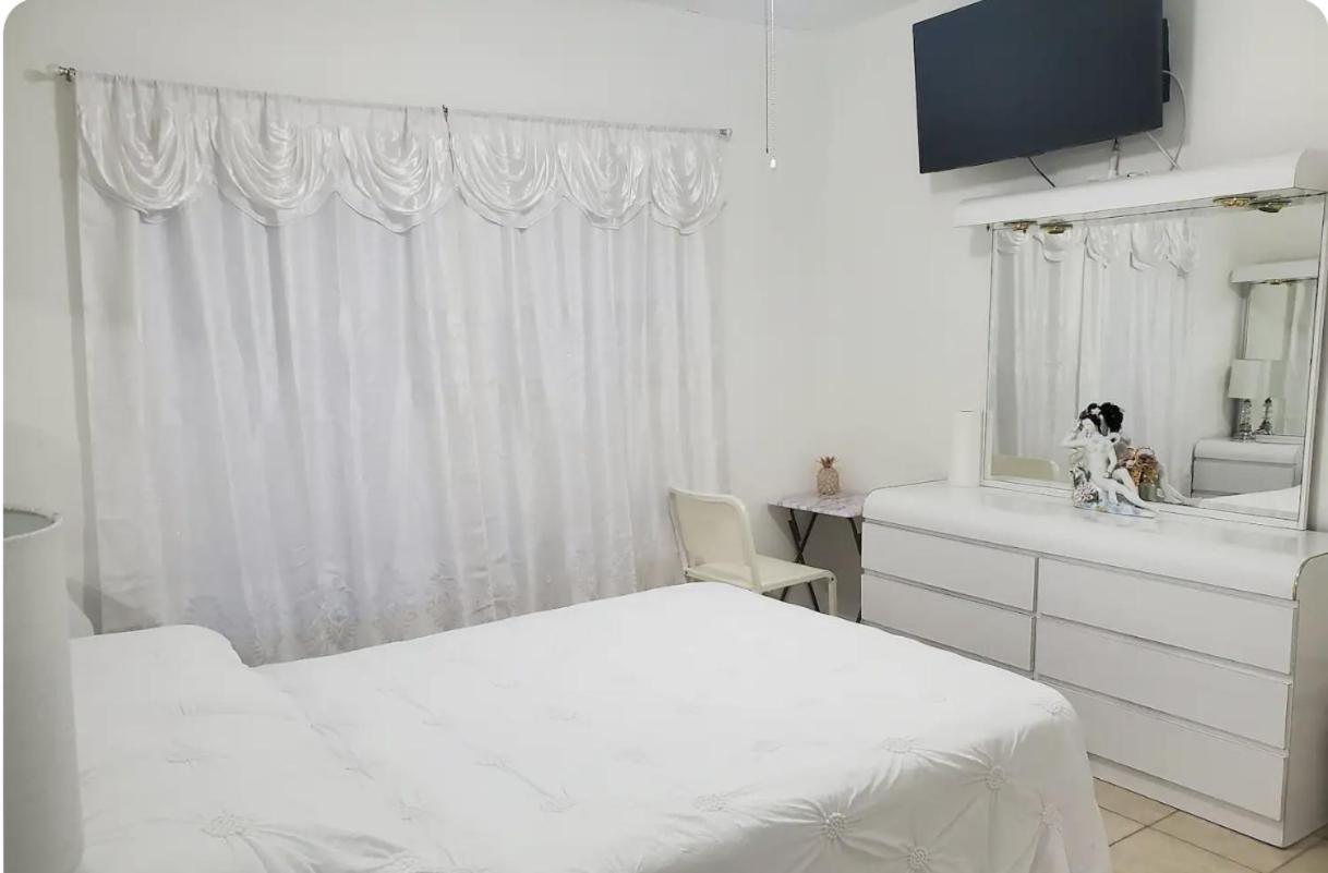 B1 Best Value On Private Bedroom With Private Bathroom In Little Havana, 마이애미 외부 사진