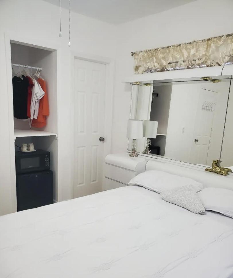 B1 Best Value On Private Bedroom With Private Bathroom In Little Havana, 마이애미 외부 사진